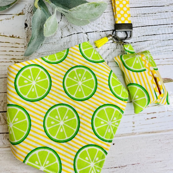 Matching Dog Bandana & Wristlet Keychain Disposable Doggy-Bag Cover (Set) - Picture 2 of 4